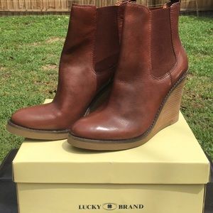 LUCKY BRAND-BRN-LEATHER WEDGE HEEL ANKLE BOOTS 10M
